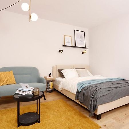 Bright & Relaxing Stay Studio Бухарест Екстер'єр фото